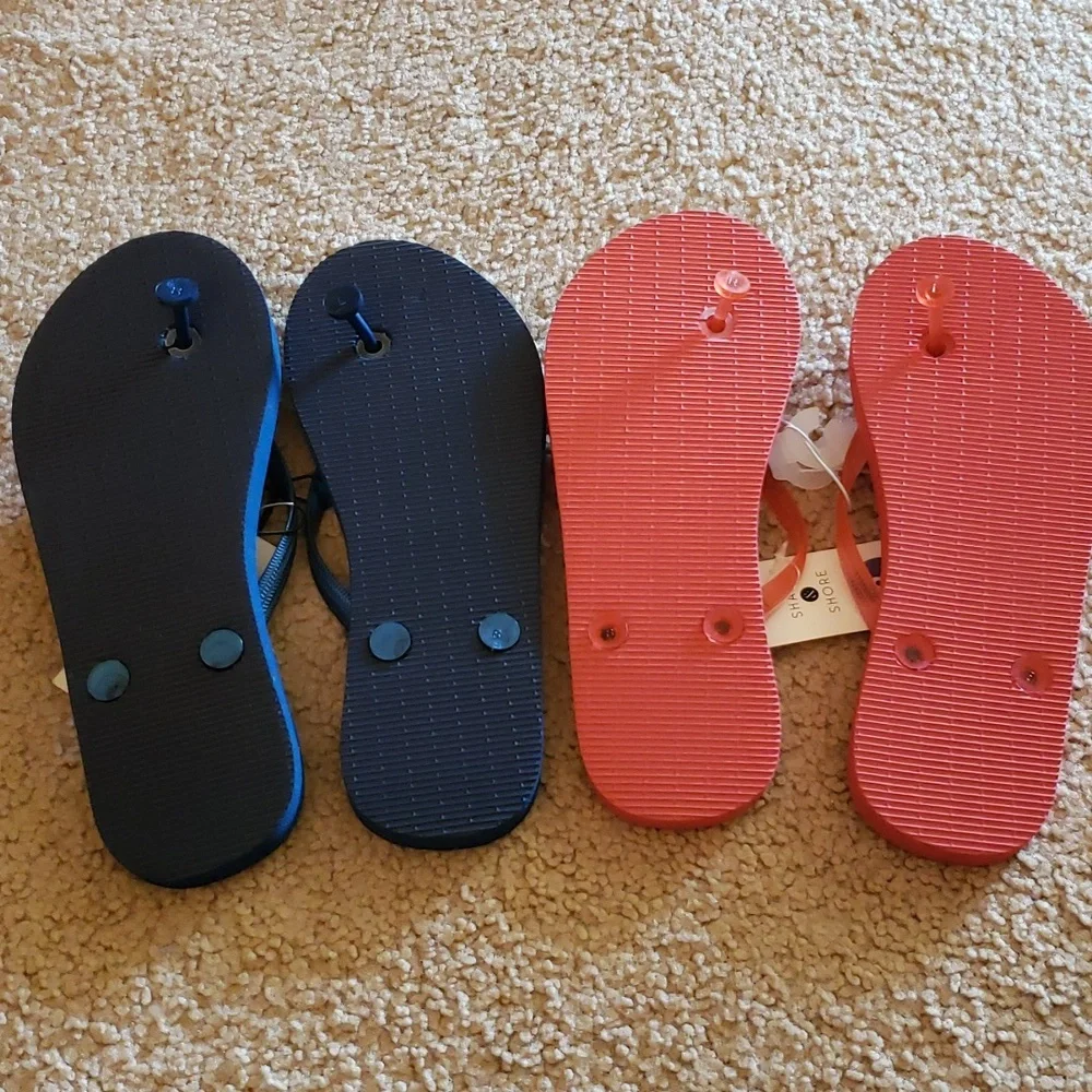 Shade & Shore Flip Flops- 2 pairs - Picture 5 of 8